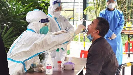 พนักงานของเราทุกคนเข้าร่วมในการทดสอบกรดนิวคลีอิก